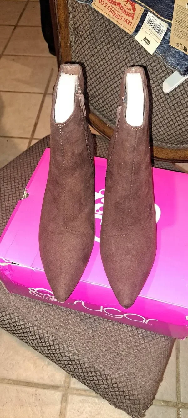Sugar Nightlife Dark Brown Micro Suede Pointed Toe Ankle Boots 8M NIB